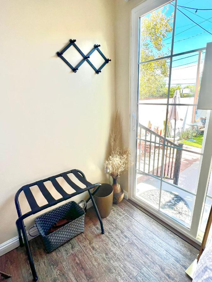 Sweet Tuscan Dreams-Private Entrance & Bathroom With Patio Los Angeles Bagian luar foto