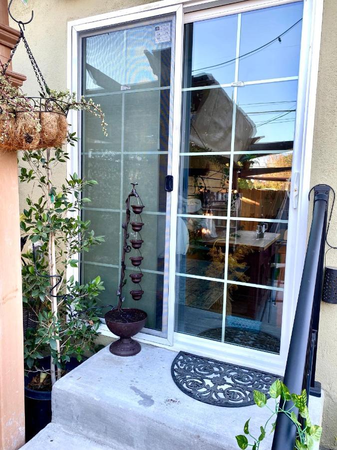 Sweet Tuscan Dreams-Private Entrance & Bathroom With Patio Los Angeles Bagian luar foto